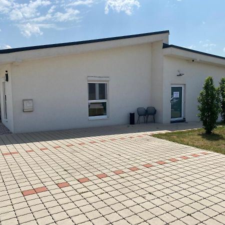 Pottsching Gaestezimmer Oedenburgerstrasse מראה חיצוני תמונה